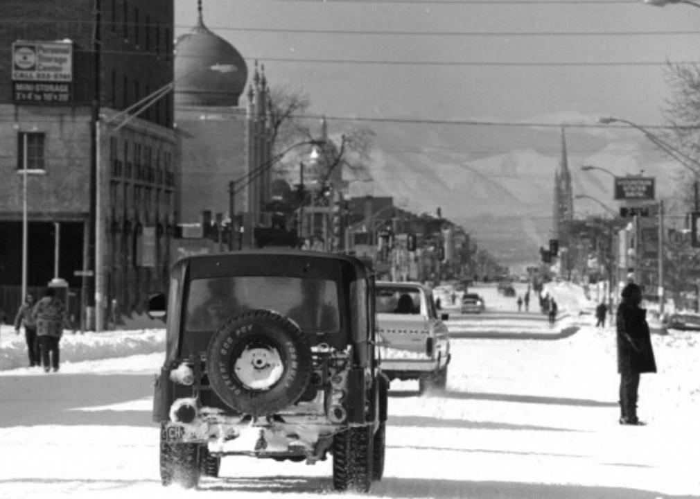 1982: Christmas blizzard buries part of US